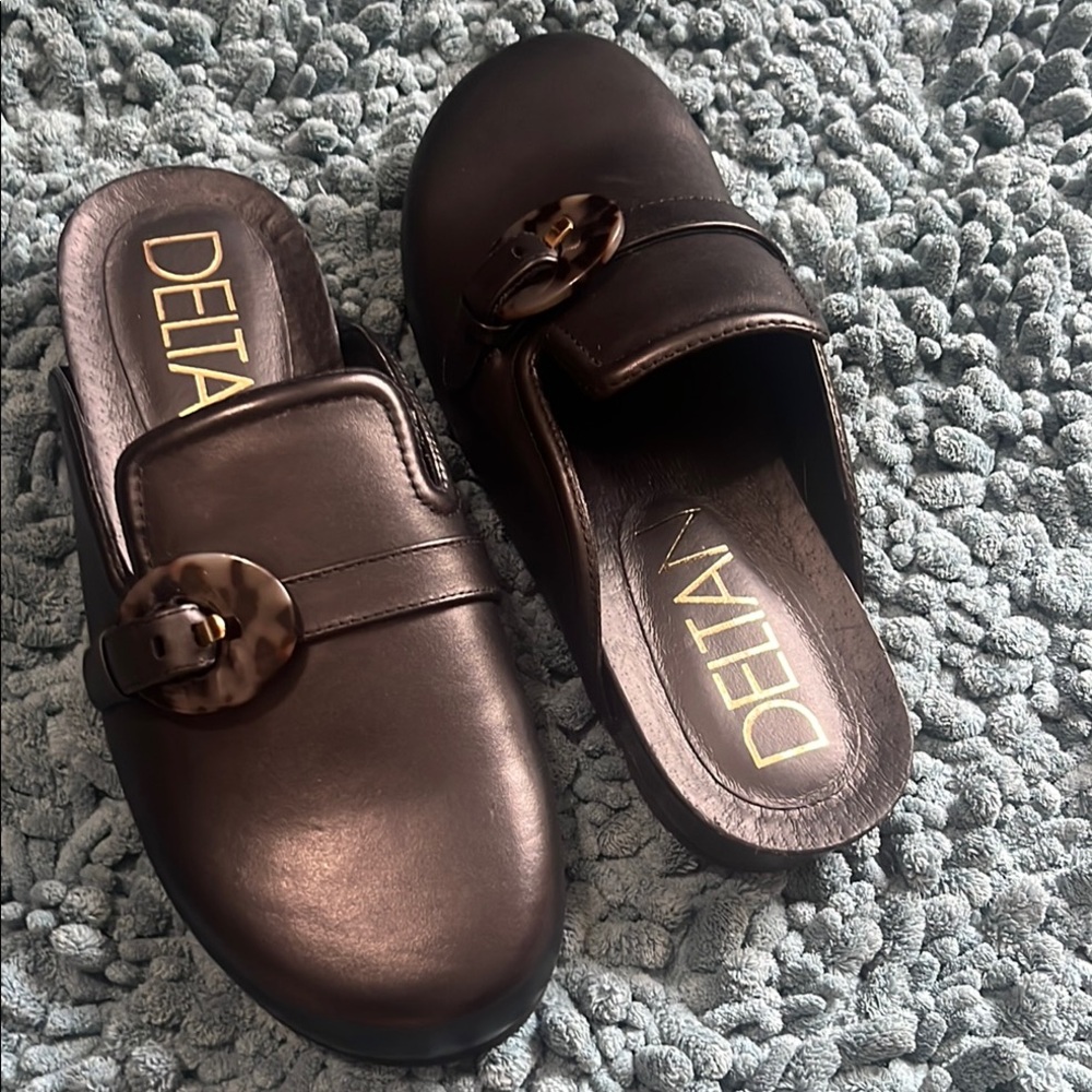 Deltan Black Mules Sophisticated Slip-On Comfort